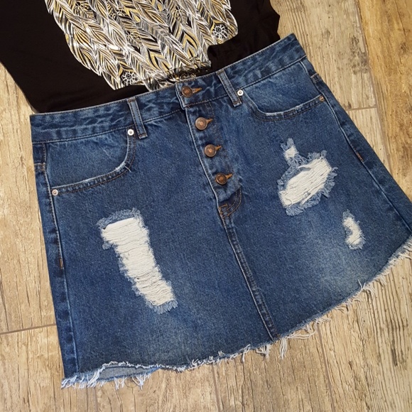 Forever 21 Dresses & Skirts - Forever 21 distressed mini skirt